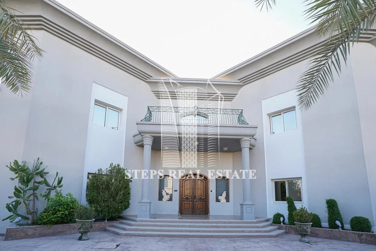 Family Residential  - Semi Furnished  - Doha  - Al Dafna  - 5 Bedrooms