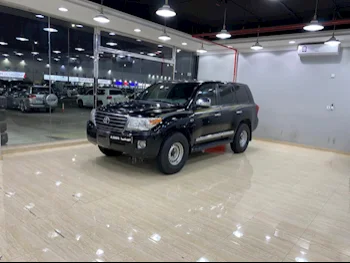 Toyota  Land Cruiser  GXR  2014  Automatic  328٬000 Km  8 Cylinder  Four Wheel Drive (4WD)  SUV  Black