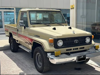 Toyota  Land Cruiser  LX  1998  Manual  92,000 Km  6 Cylinder  Four Wheel Drive (4WD)  Pick Up  Beige