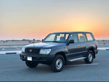 Toyota  Land Cruiser  G  2001  Automatic  135,000 Km  6 Cylinder  Four Wheel Drive (4WD)  SUV  Gray