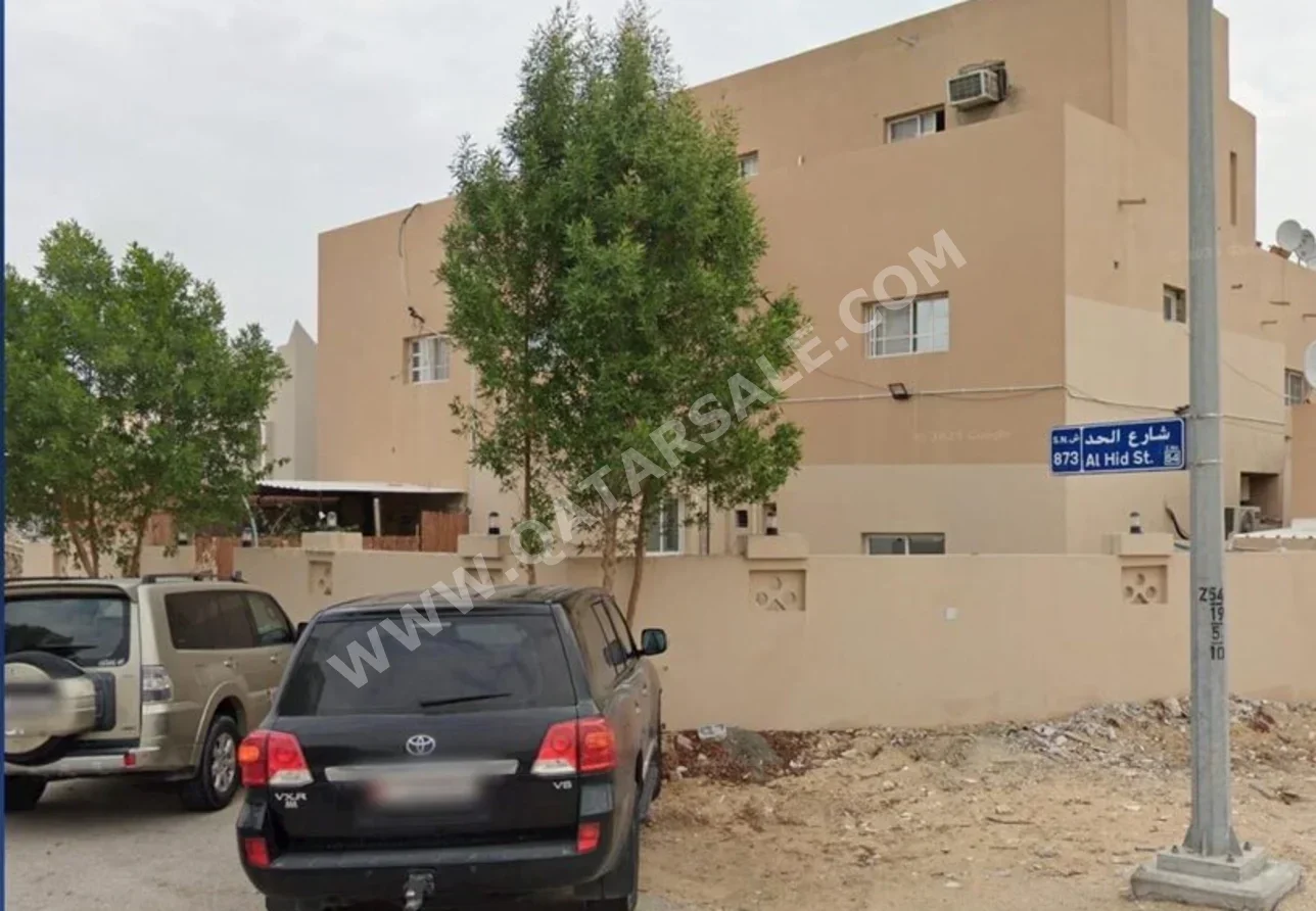 Family Residential  - Not Furnished  - Al Rayyan  - 6 Bedrooms