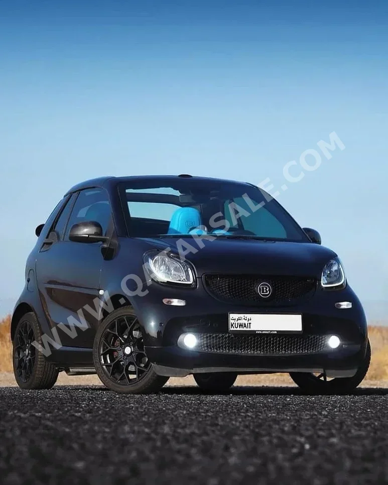 Smart  ForTwo  2017  Automatic  18٬000 Km  4 Cylinder  Front Wheel Drive (FWD)  Convertible  Black  With Warranty