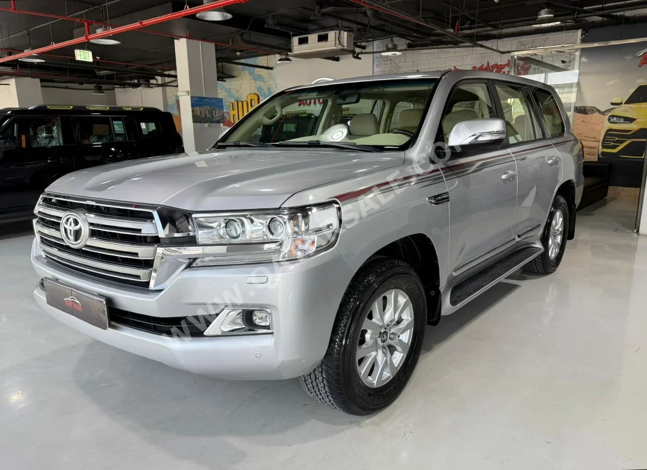 Toyota  Land Cruiser  GXR  2021  Automatic  14,000 Km  6 Cylinder  Four Wheel Drive (4WD)  SUV  Silver