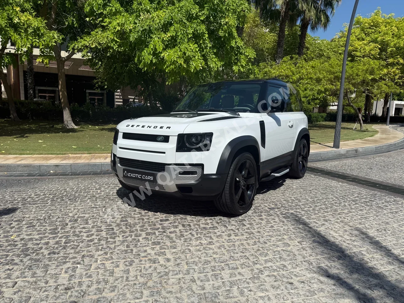 Land Rover  Defender  90 HSE  2022  Automatic  58,000 Km  6 Cylinder  Four Wheel Drive (4WD)  SUV  White  With Warranty