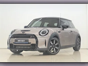 Mini  Cooper  S  2022  Automatic  25,500 Km  4 Cylinder  Front Wheel Drive (FWD)  Hatchback  Gray  With Warranty