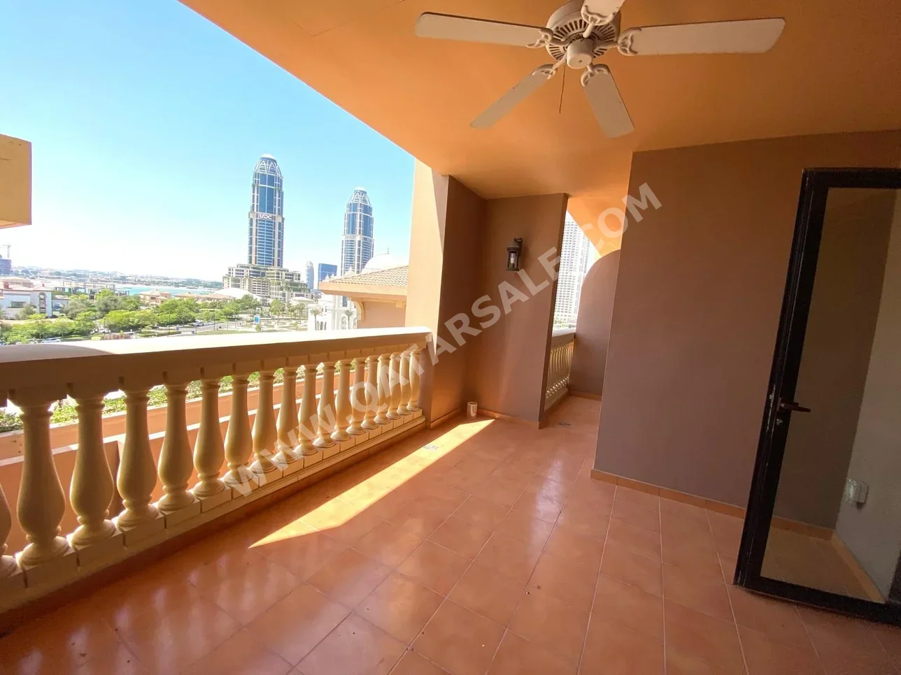 1 Bedrooms  Apartment  in Doha -  The Pearl  Semi Furnished