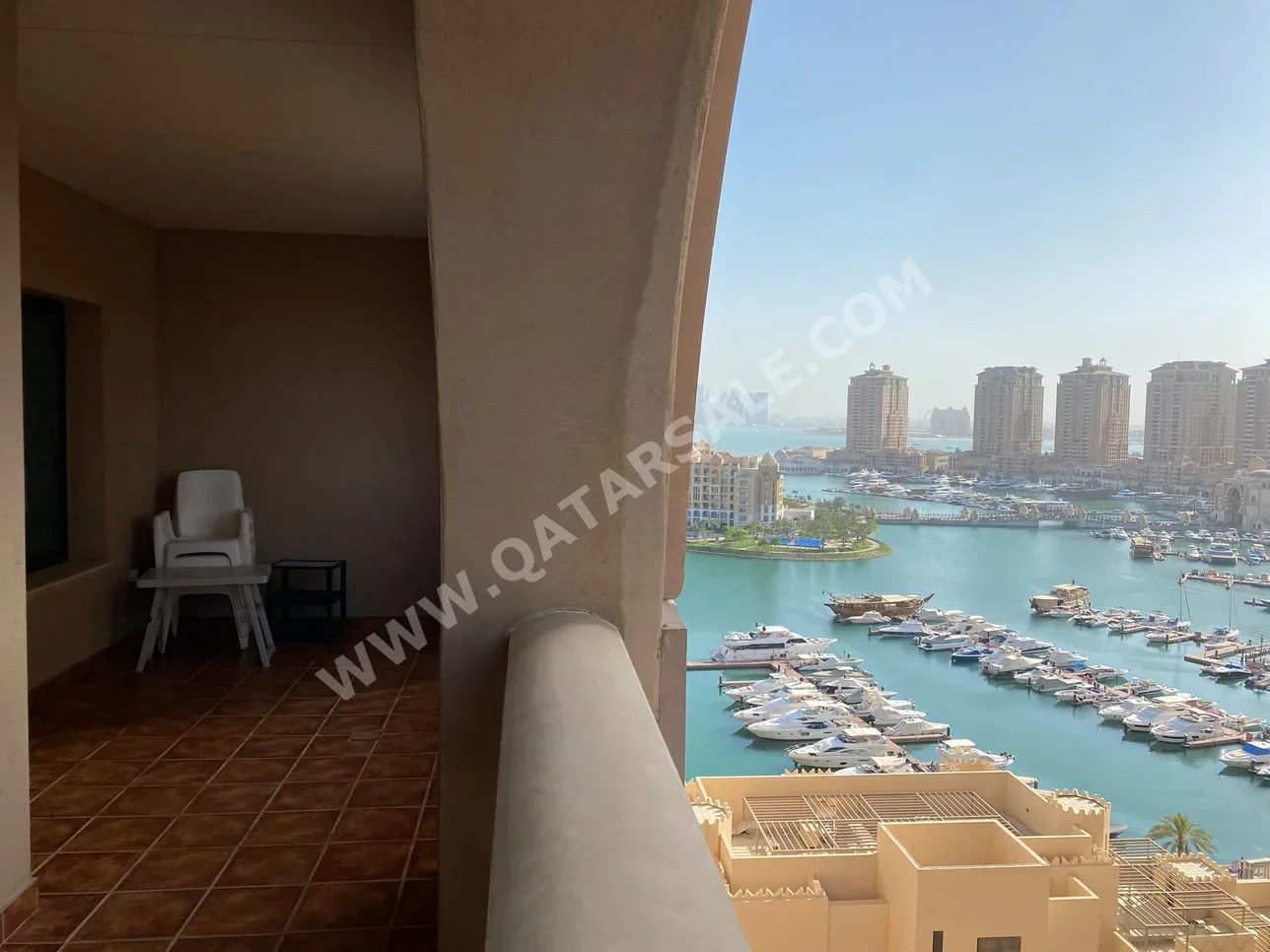 1 Bedrooms  Apartment  in Doha -  The Pearl  Semi Furnished