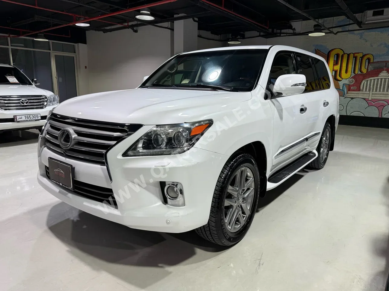 Lexus  LX  2012  Automatic  132,000 Km  8 Cylinder  Four Wheel Drive (4WD)  SUV  White