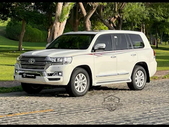 Toyota  Land Cruiser  GXR  2018  Automatic  178,500 Km  8 Cylinder  Four Wheel Drive (4WD)  SUV  White