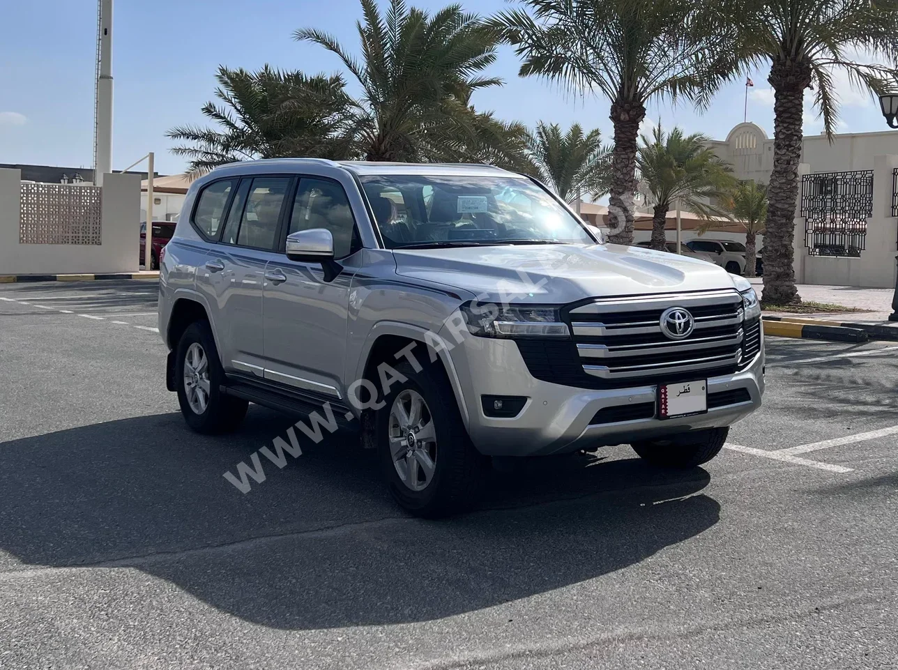  Toyota  Land Cruiser  GXR  2024  Automatic  900 Km  6 Cylinder  Four Wheel Drive (4WD)  SUV  Silver  With Warranty