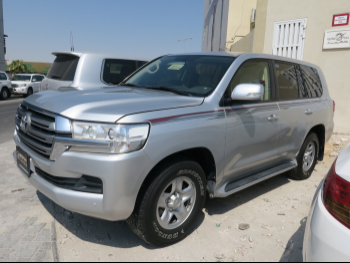 Toyota  Land Cruiser  GXR  2021  Automatic  129,000 Km  6 Cylinder  Four Wheel Drive (4WD)  SUV  Silver