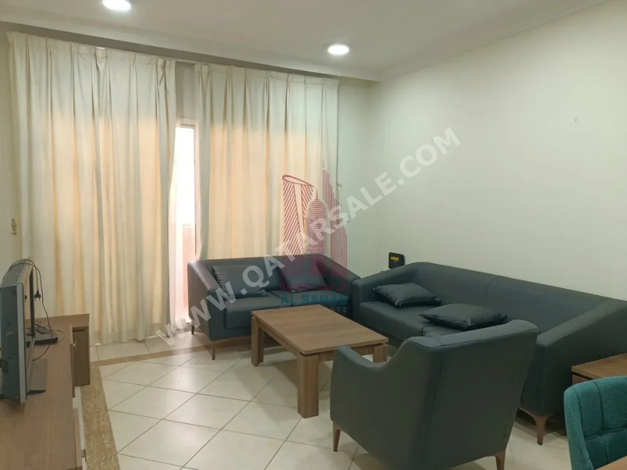 4 Bedrooms  Apartment  in Doha -  Fereej Bin Mahmoud  Semi Furnished