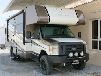 Caravan - Coachmen  - 2013  - White  -Made in United States of America(USA)  - 107,000 Km