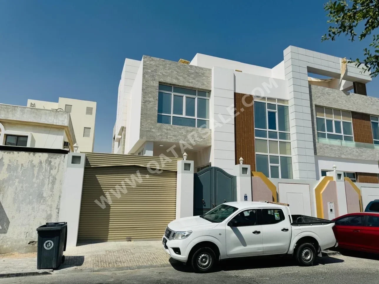 Family Residential  - Not Furnished  - Doha  - Nuaija  - 7 Bedrooms