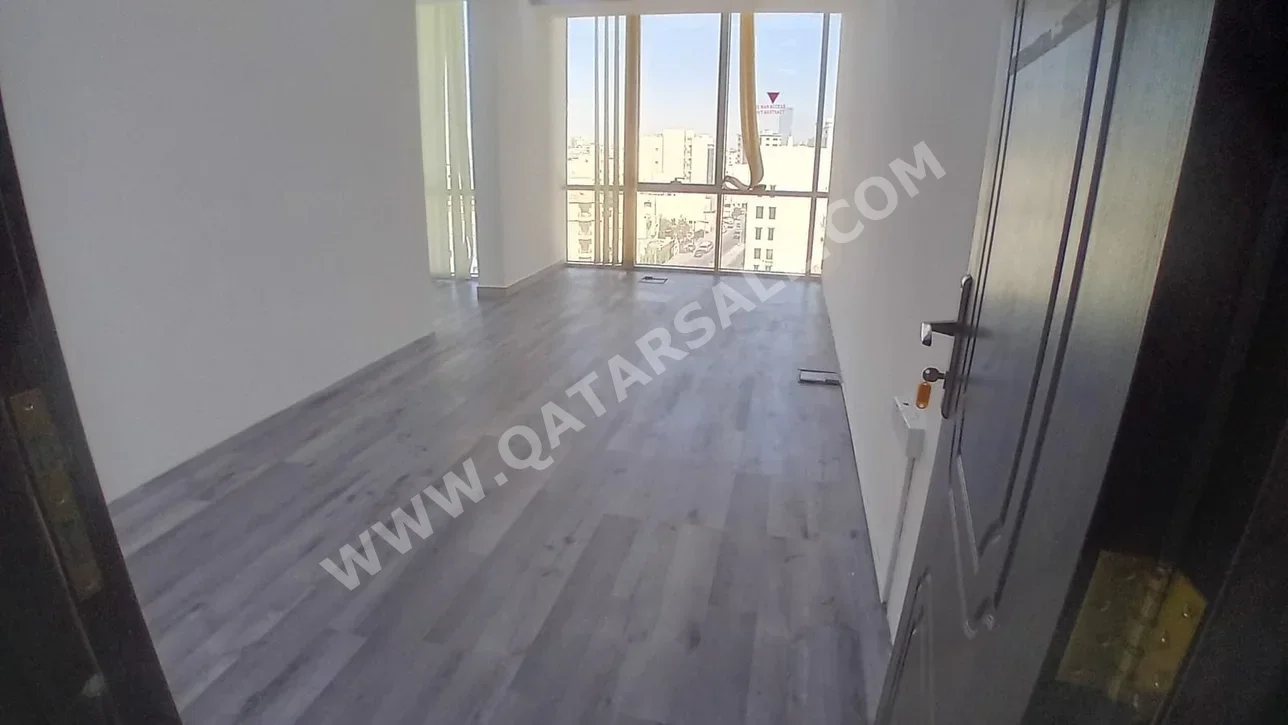 Commercial Offices - Not Furnished  - Doha  - Al Mansoura