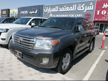 Toyota  Land Cruiser  VXR  2015  Automatic  258٬000 Km  8 Cylinder  Four Wheel Drive (4WD)  SUV  Gray