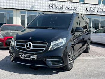 Mercedes-Benz  Viano  2017  Automatic  56٬000 Km  4 Cylinder  Rear Wheel Drive (RWD)  Van / Bus  Black