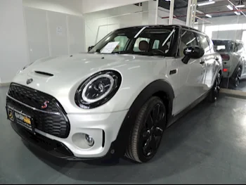 Mini  Cooper  Clubman S  2022  Automatic  43,000 Km  4 Cylinder  Front Wheel Drive (FWD)  Hatchback  White