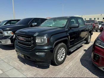  GMC  Sierra  SLE  2017  Automatic  194,000 Km  8 Cylinder  Four Wheel Drive (4WD)  Pick Up  Black  With Warranty