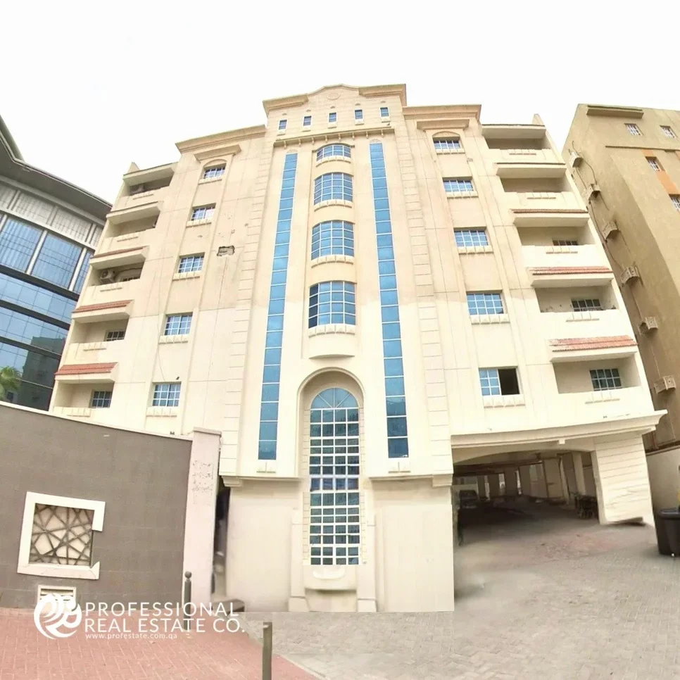 3 Bedrooms  Apartment  in Doha -  Najma  Not Furnished