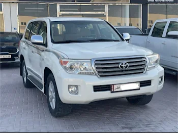 Toyota  Land Cruiser  VXR  2013  Automatic  313,000 Km  8 Cylinder  Four Wheel Drive (4WD)  SUV  White