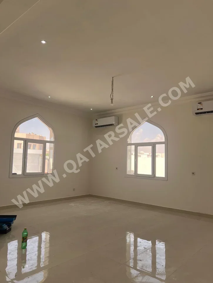 Family Residential  - Not Furnished  - Umm Salal  - Umm Ebairiya  - 6 Bedrooms