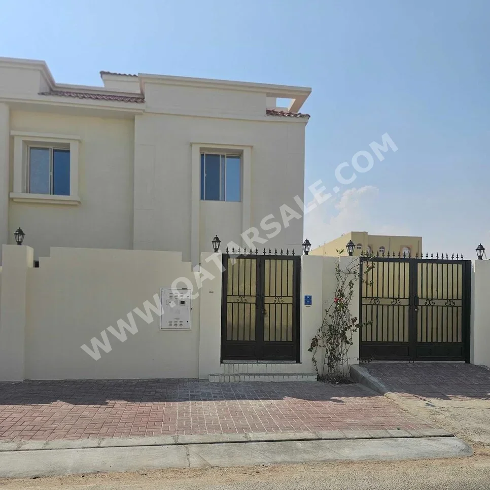 Family Residential  - Not Furnished  - Umm Salal  - Umm Ebairiya  - 5 Bedrooms