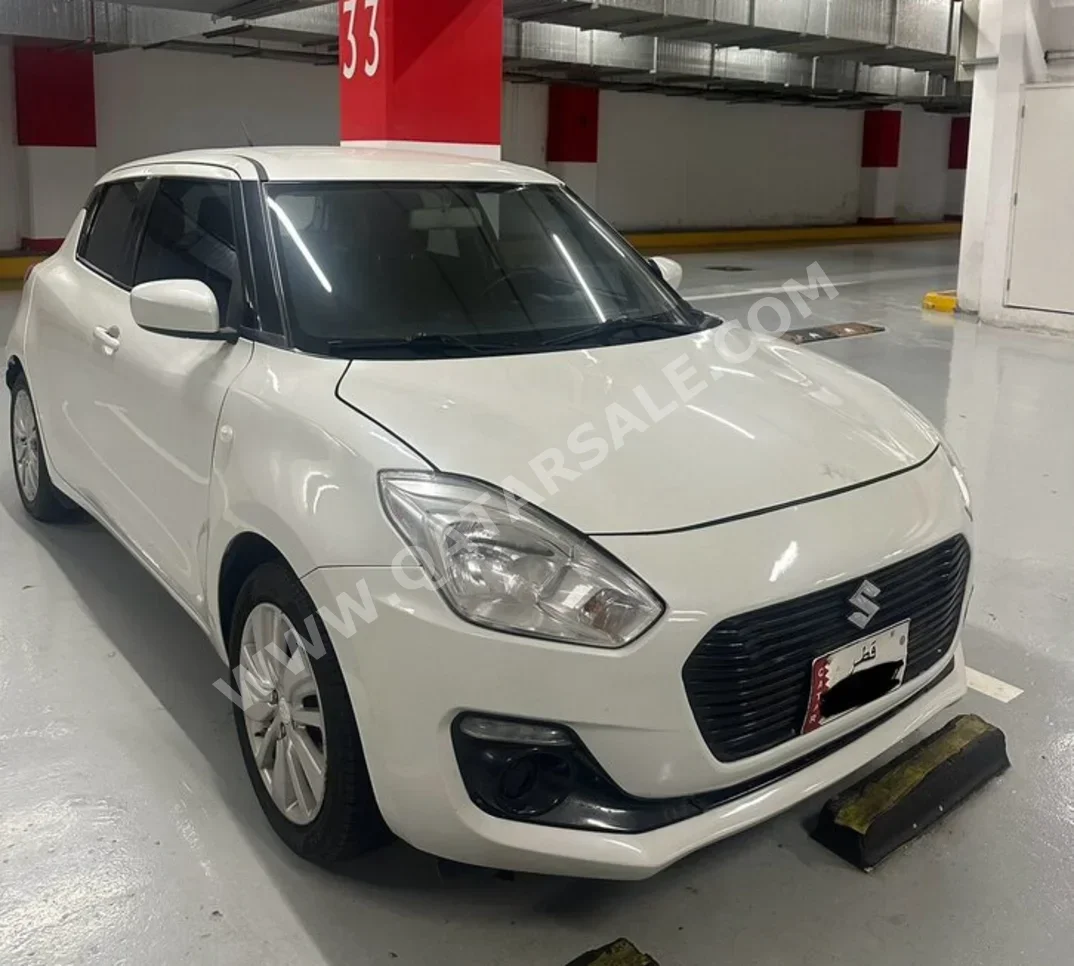 Suzuki  Swift  2018  Automatic  98,000 Km  4 Cylinder  Hatchback  White