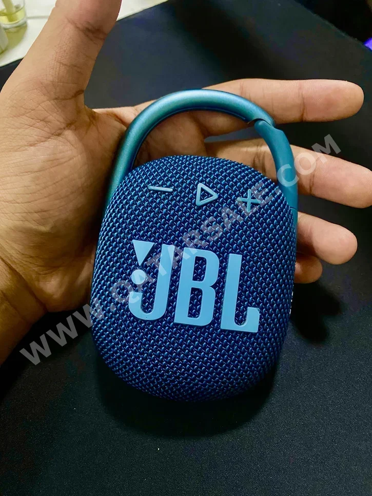 Speakers 1  Blue /  JBL  2021  USA  13.5 CM  8.6 CM  13.5 CM  Bluetooth  Water Resistant