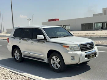 Toyota  Land Cruiser  GXR  2012  Automatic  191,000 Km  6 Cylinder  Four Wheel Drive (4WD)  SUV  White