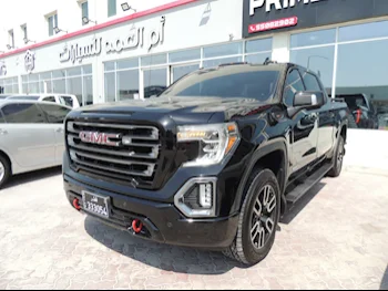 GMC  Sierra  AT4  2019  Automatic  230,000 Km  8 Cylinder  Four Wheel Drive (4WD)  Pick Up  Black