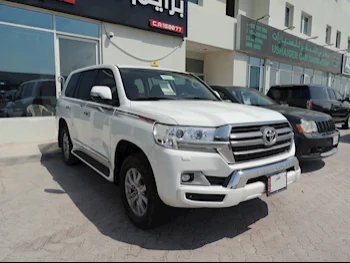 Toyota  Land Cruiser  GXR  2020  Automatic  286,000 Km  8 Cylinder  Four Wheel Drive (4WD)  SUV  White