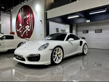 Porsche  911  Turbo S  2014  Automatic  109,000 Km  6 Cylinder  Rear Wheel Drive (RWD)  Coupe / Sport  White