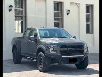 Ford  Raptor  SVT  2017  Automatic  145,000 Km  8 Cylinder  Four Wheel Drive (4WD)  Pick Up  Gray