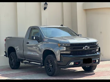 Chevrolet  Silverado  LT Trail Boss Z71  2021  Automatic  63,000 Km  8 Cylinder  All Wheel Drive (AWD)  Pick Up  Gray