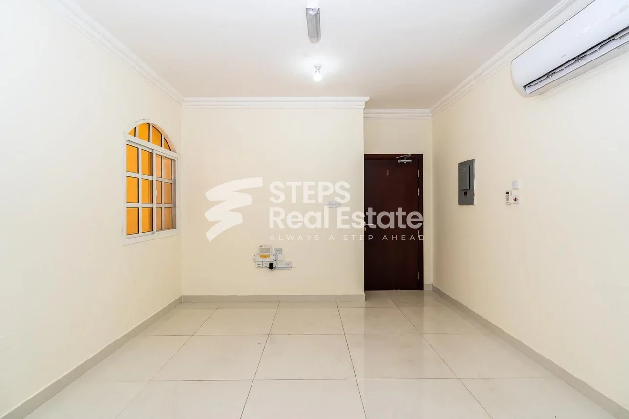 3 Bedrooms  Apartment  in Al Wakrah -  Al Wakrah  Not Furnished