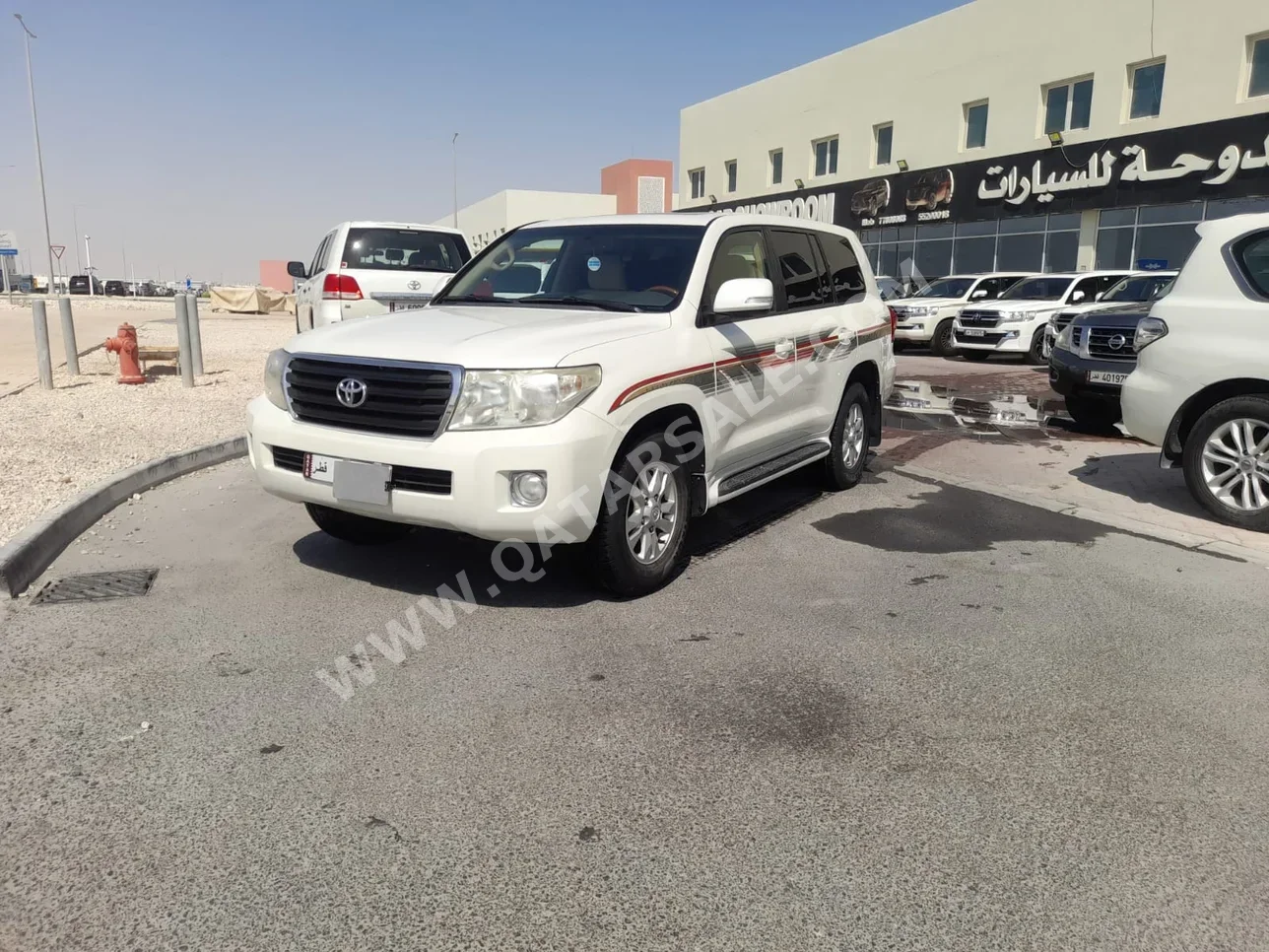 Toyota  Land Cruiser  GXR  2013  Automatic  200,000 Km  6 Cylinder  Four Wheel Drive (4WD)  SUV  White