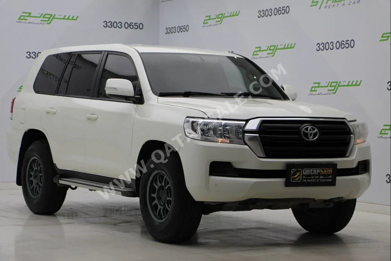 Toyota Land Cruiser GX White 2021 For Sale in Qatar