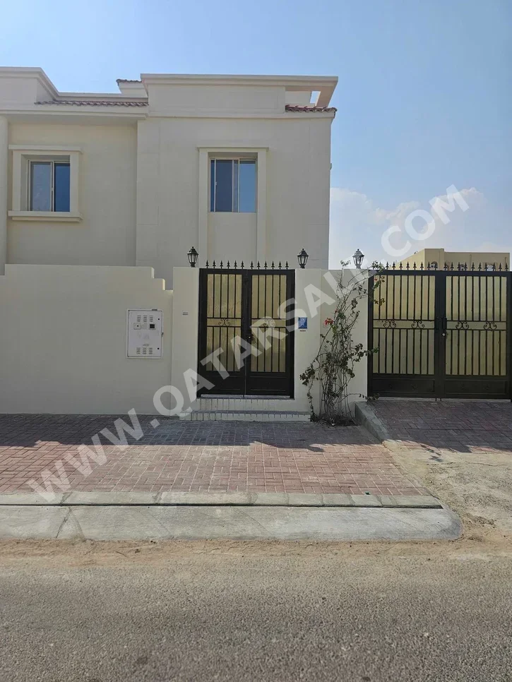 Family Residential  - Not Furnished  - Umm Salal  - Umm Ebairiya  - 5 Bedrooms