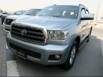 Toyota  Sequoia  2013  Automatic  251,000 Km  8 Cylinder  Four Wheel Drive (4WD)  SUV  Silver