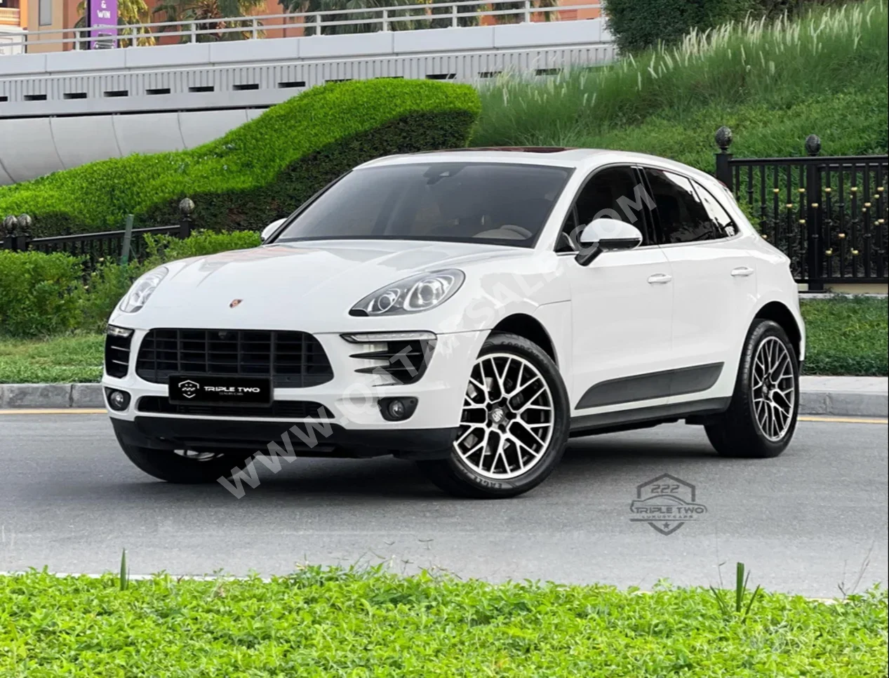 Porsche  Macan  2017  Automatic  108,900 Km  6 Cylinder  Four Wheel Drive (4WD)  SUV  White