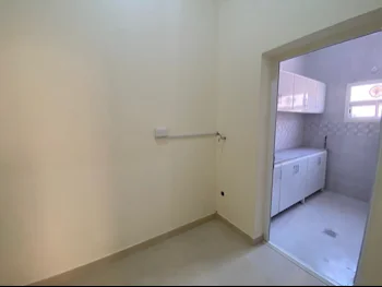 2 Bedrooms  Apartment  in Al Rayyan -  Al Aziziyah  Not Furnished