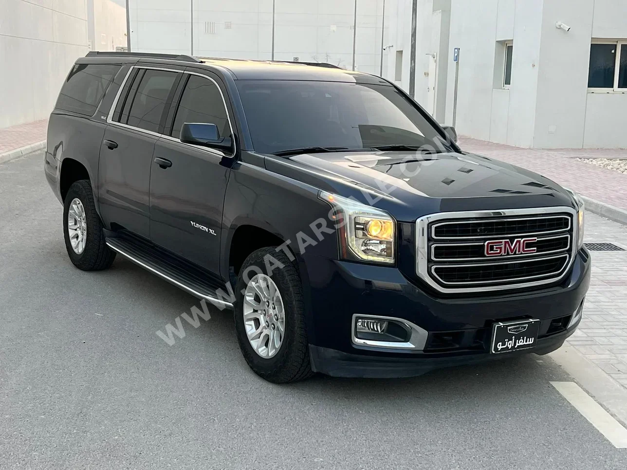 GMC  Yukon  XL  2018  Automatic  107٬000 Km  8 Cylinder  Four Wheel Drive (4WD)  SUV  Blue