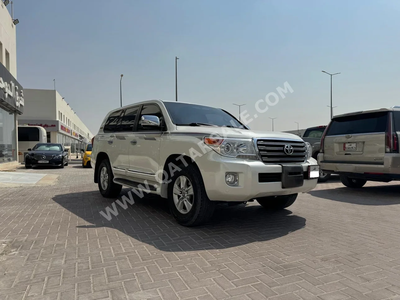 Toyota  Land Cruiser  GXR  2015  Automatic  300,000 Km  6 Cylinder  Four Wheel Drive (4WD)  SUV  White