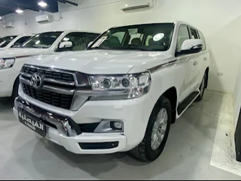 Toyota  Land Cruiser  GXR  2021  Automatic  203,000 Km  8 Cylinder  Four Wheel Drive (4WD)  SUV  White