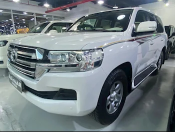 Toyota  Land Cruiser  GXR  2018  Automatic  181,000 Km  6 Cylinder  Four Wheel Drive (4WD)  SUV  White