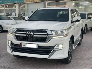 Toyota  Land Cruiser  VXR  2021  Automatic  109,000 Km  8 Cylinder  Four Wheel Drive (4WD)  SUV  White