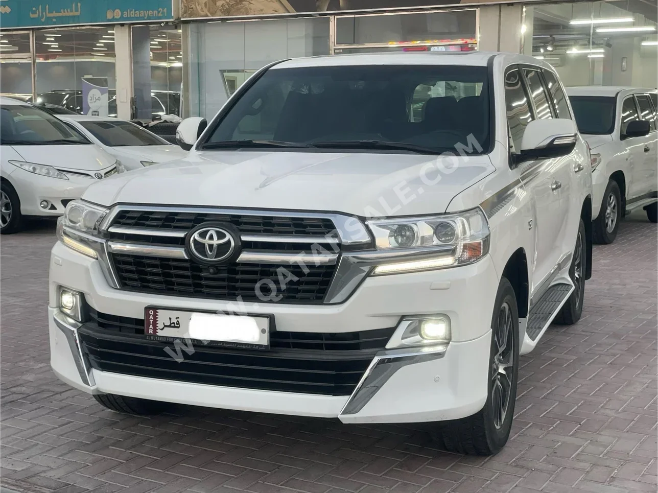 Toyota  Land Cruiser  VXR  2021  Automatic  109,000 Km  8 Cylinder  Four Wheel Drive (4WD)  SUV  White