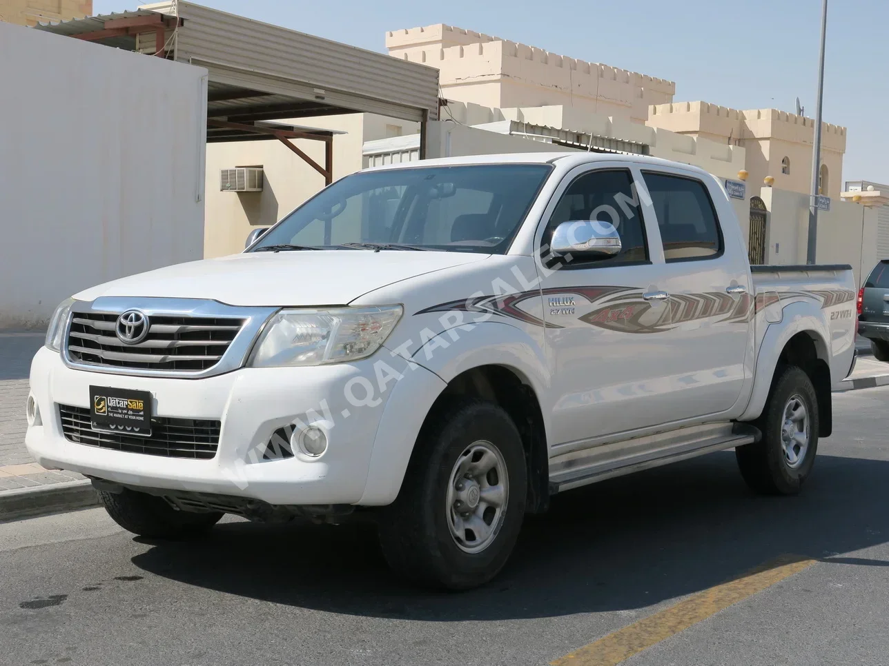 Toyota  Hilux  2014  Automatic  201,000 Km  4 Cylinder  Four Wheel Drive (4WD)  Pick Up  White