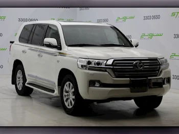 Toyota  Land Cruiser  VXR  2018  Automatic  171,000 Km  8 Cylinder  Four Wheel Drive (4WD)  SUV  White